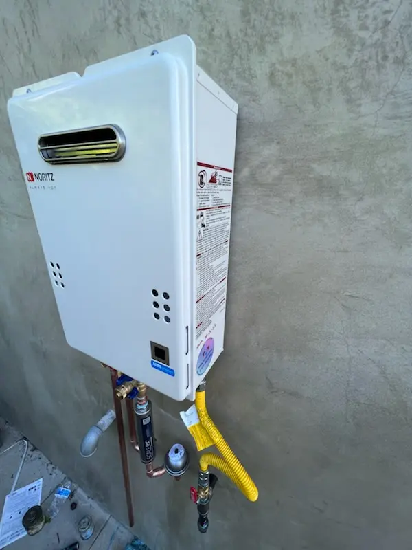 Tankless water heater installation for Carole Highlands homes